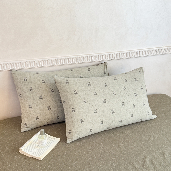 91家纺网 家纺一手货源 找家纺 佑佳家纺 2025新款复古印花亚麻双层纱花边被套枕套三件套 绿樱