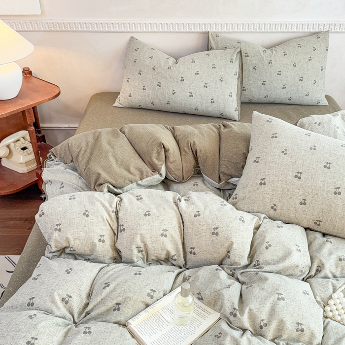 91家纺网 家纺一手货源 找家纺 佑佳家纺 2025新款复古印花亚麻双层纱花边被套枕套三件套 绿樱