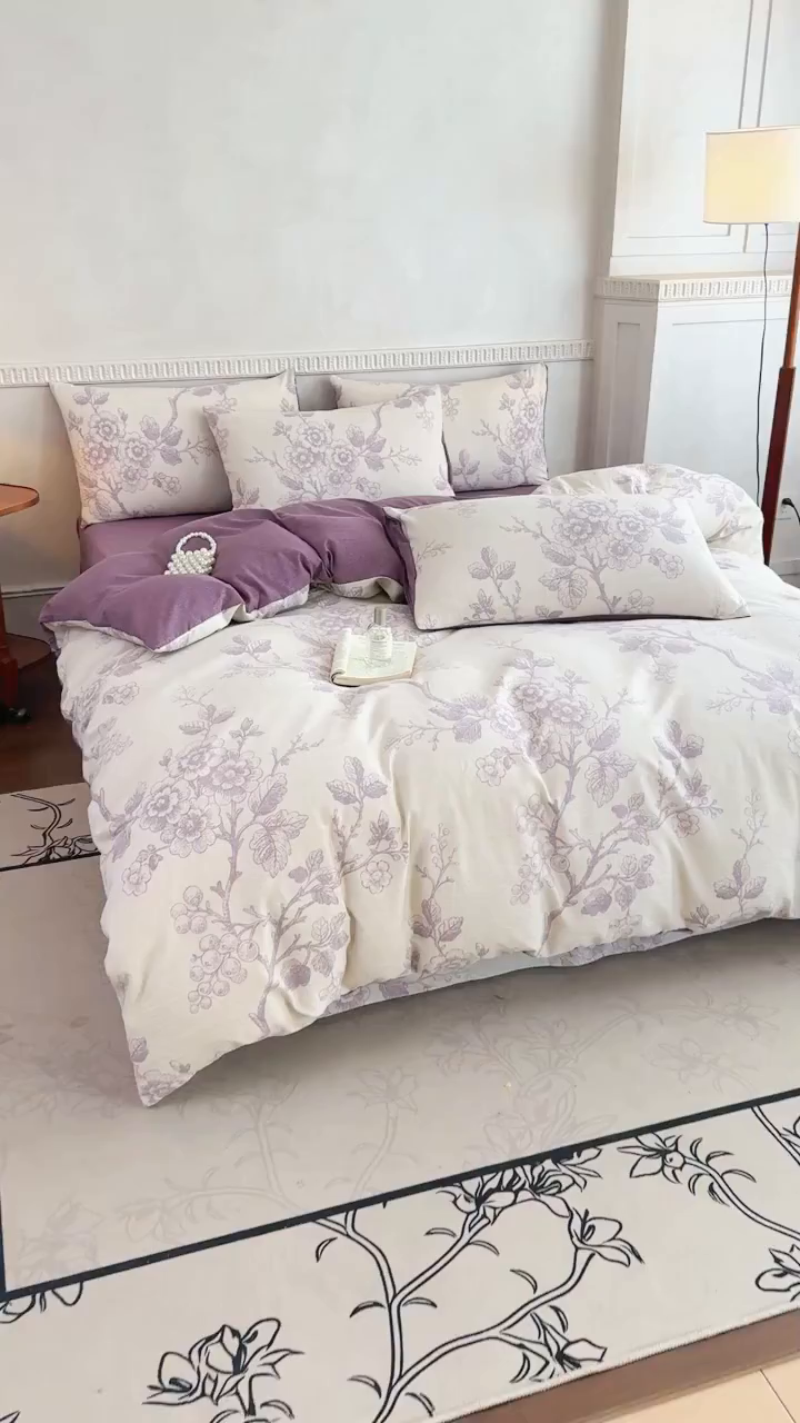 91家纺网 家纺一手货源 找家纺 佑佳家纺 2025新款复古印花亚麻双层纱花边被套枕套三件套 紫韵