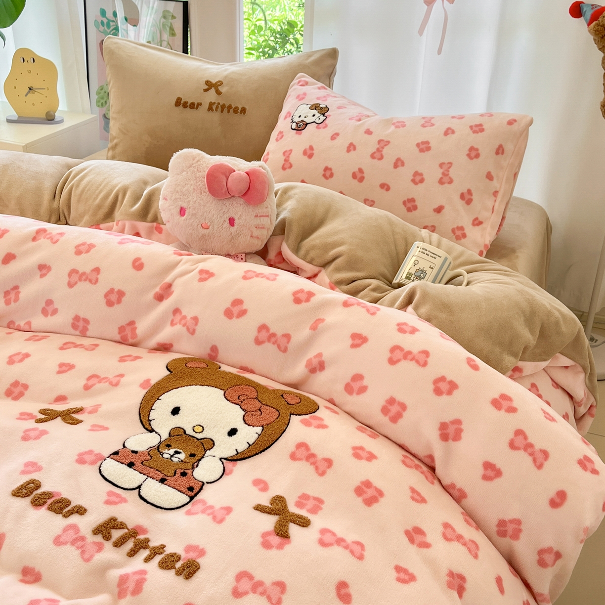 91家纺网 家纺一手货源 找家纺 如一 2025新款卡通毛巾绣系列牛奶绒四件套 豹纹黑皮