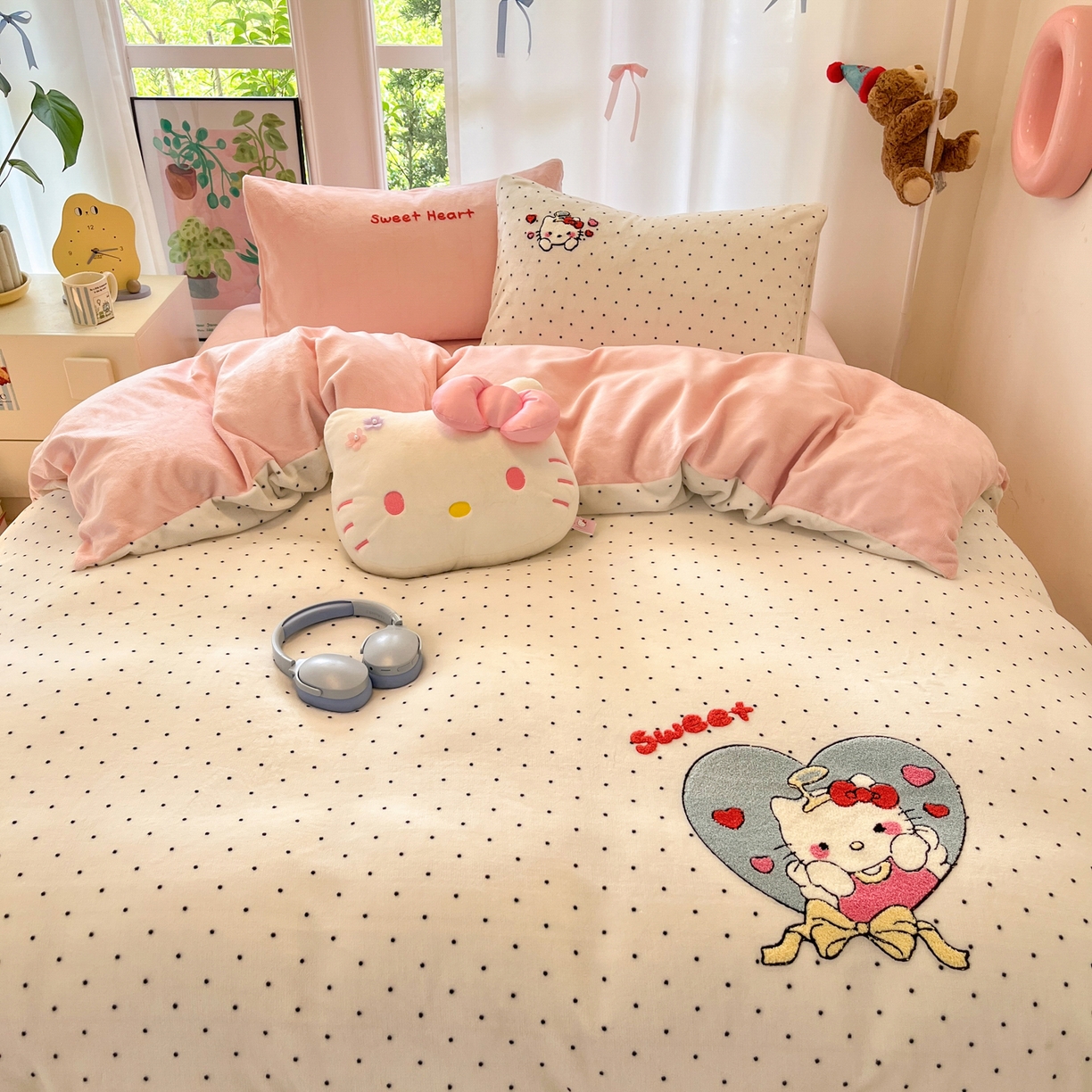 91家纺网 家纺一手货源 找家纺 如一 2025新款卡通毛巾绣系列牛奶绒四件套 爱心天使