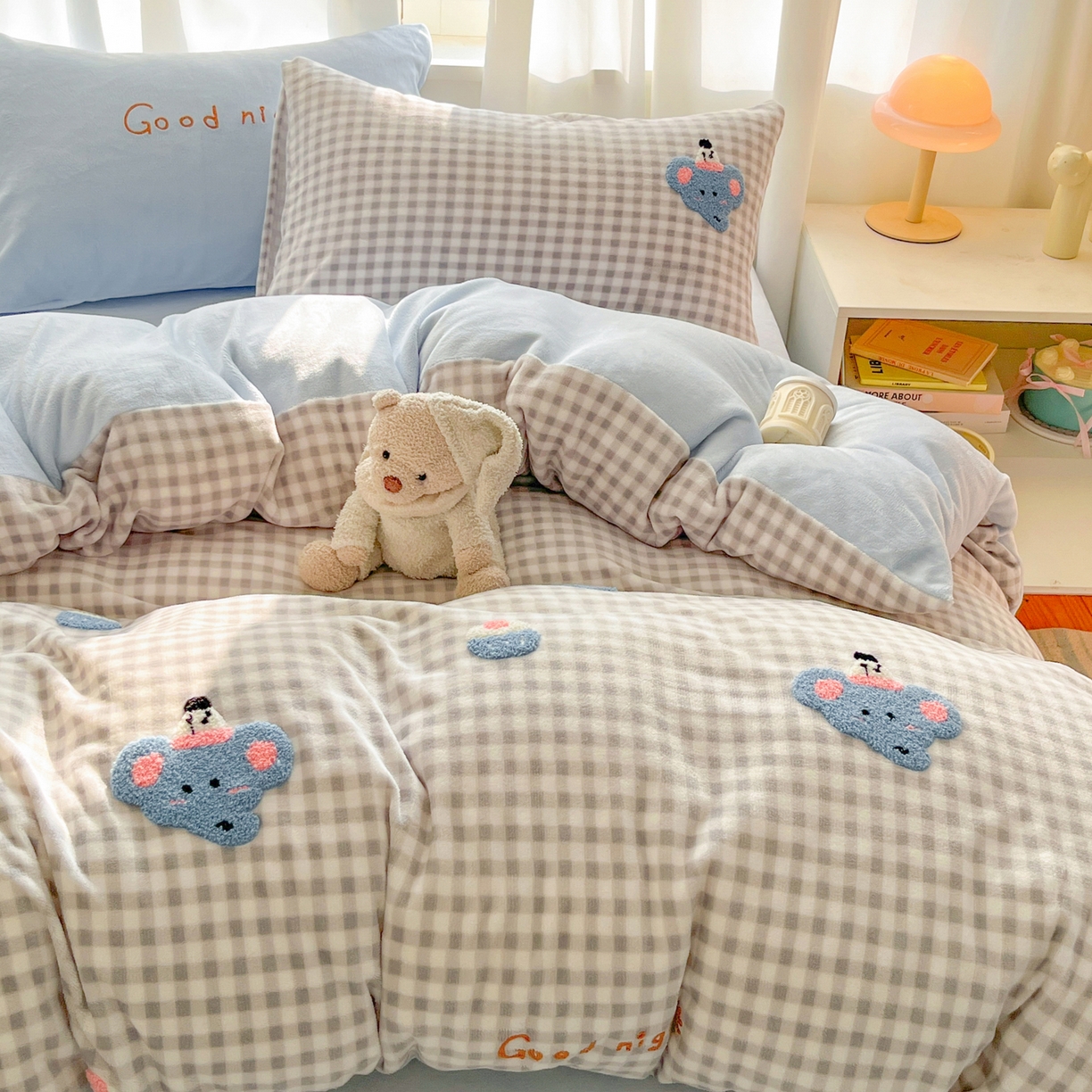 91家纺网 家纺一手货源 找家纺 （总）如一 2025新款卡通毛巾绣系列牛奶绒四件套