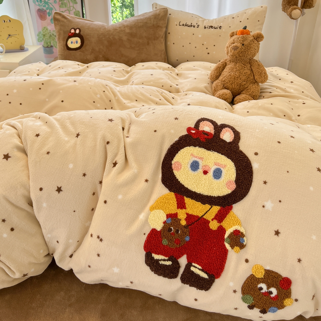 91家纺网 家纺一手货源 找家纺 如一 2025新款卡通毛巾绣系列牛奶绒四件套 拉布饼干