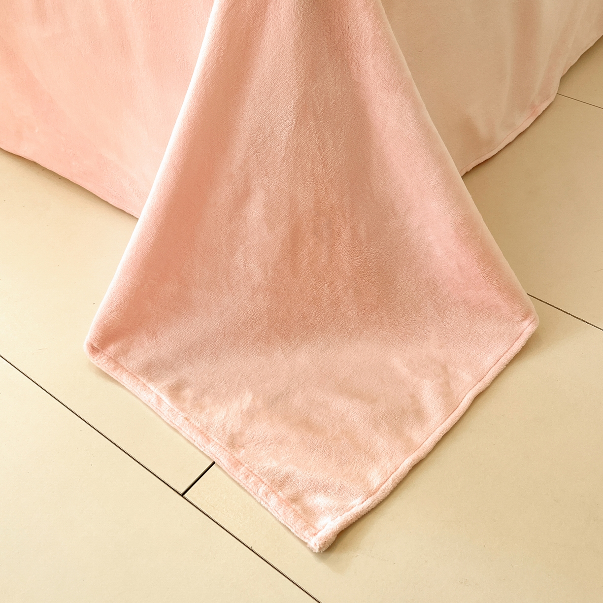 91家纺网 家纺一手货源 找家纺 如一 2025新款卡通毛巾绣系列牛奶绒四件套 爱心天使