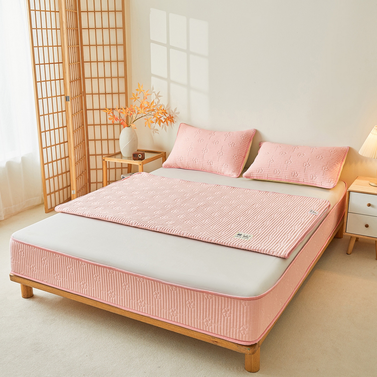 91家纺网 家纺一手货源 找家纺 伊人坊 2025新款全棉水洗棉六面全包床笠床垫保护套拉链床笠 小幸运-香玉