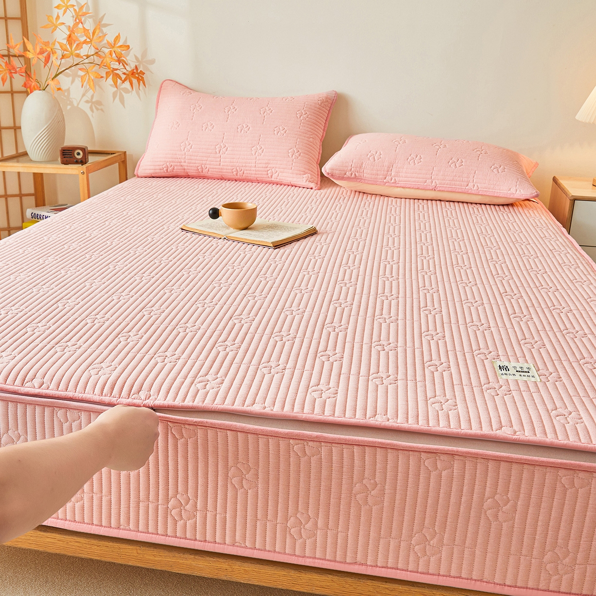 91家纺网 家纺一手货源 找家纺 伊人坊 2025新款全棉水洗棉六面全包床笠床垫保护套拉链床笠 小幸运-香玉