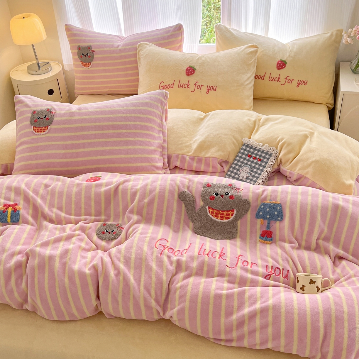 91家纺网 家纺一手货源 找家纺 （总）如一 2025新款卡通毛巾绣系列牛奶绒四件套