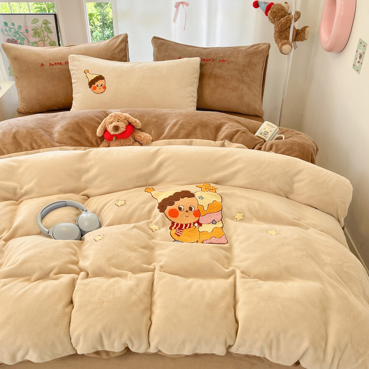 91家纺网 家纺一手货源 找家纺 如一 2025新款卡通毛巾绣系列牛奶绒四件套 星星派对