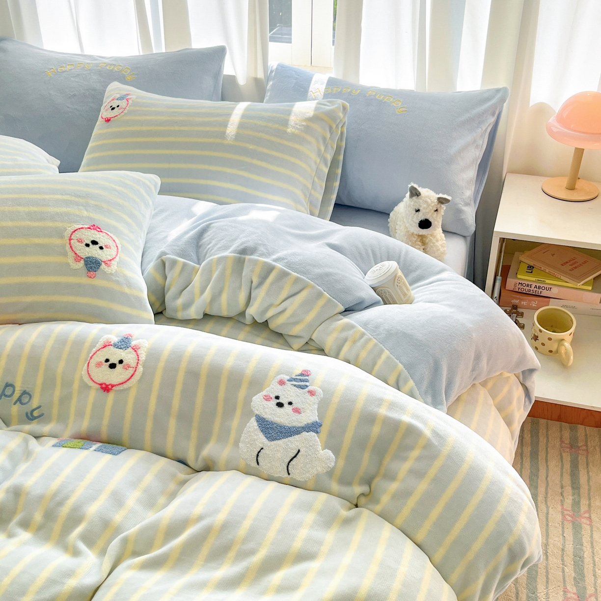 91家纺网 家纺一手货源 找家纺 如一 2025新款卡通毛巾绣系列牛奶绒四件套 竖条西高