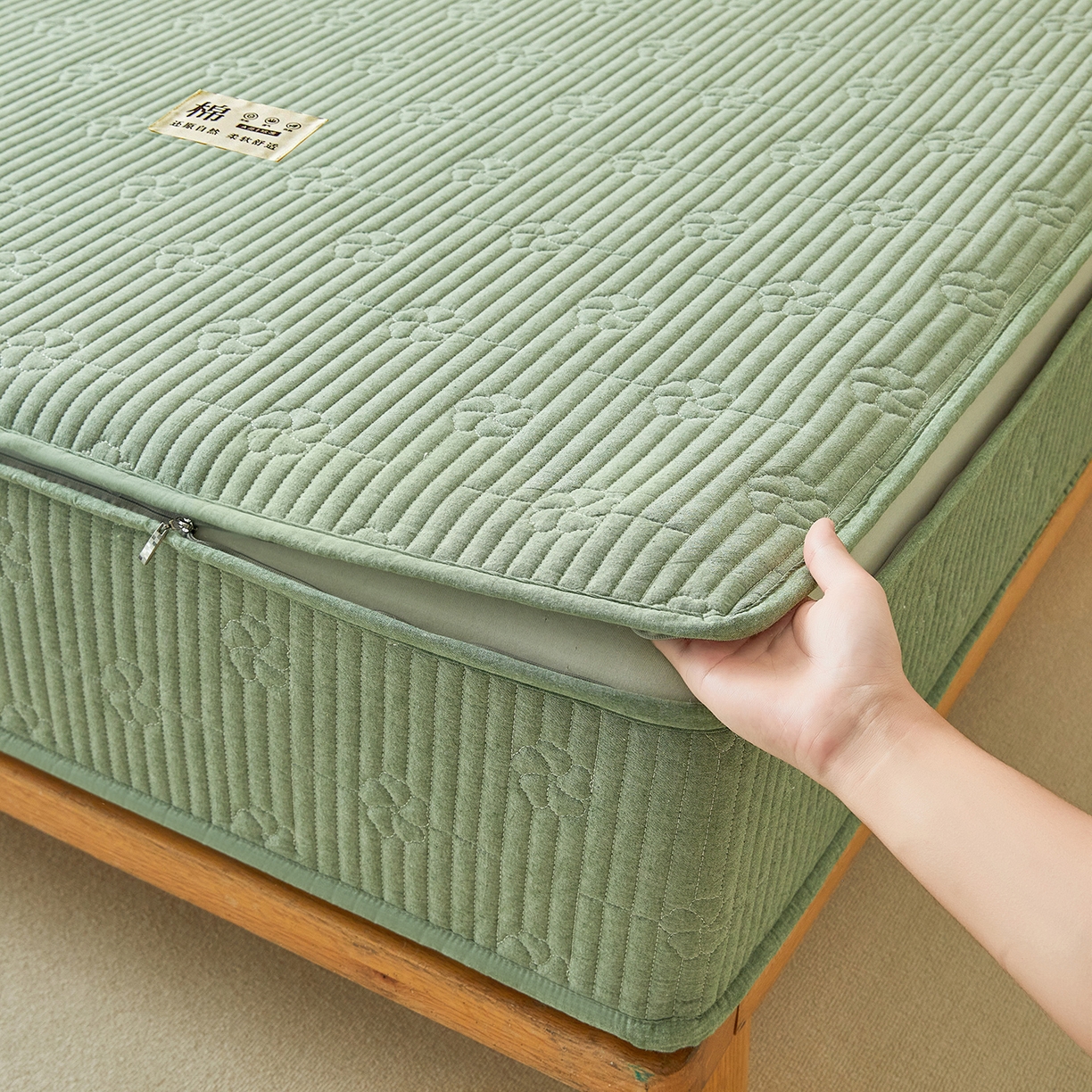 91家纺网 家纺一手货源 找家纺 伊人坊 2025新款全棉水洗棉六面全包床笠床垫保护套拉链床笠 小幸运-果绿