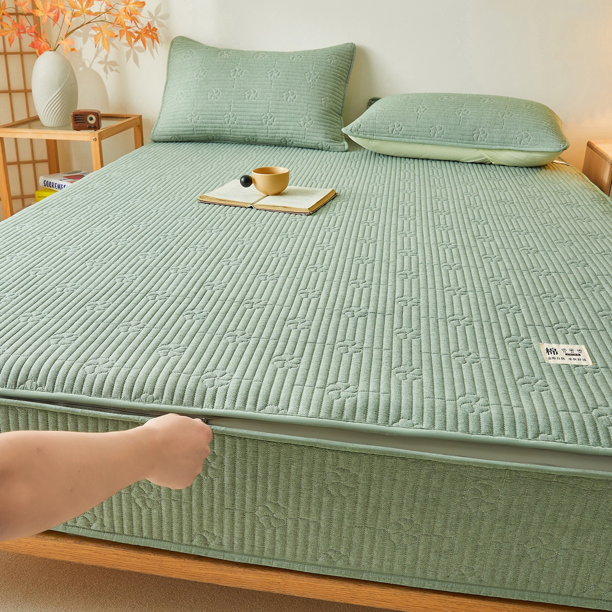 91家纺网 家纺一手货源 找家纺 伊人坊 2025新款全棉水洗棉六面全包床笠床垫保护套拉链床笠 小幸运-果绿