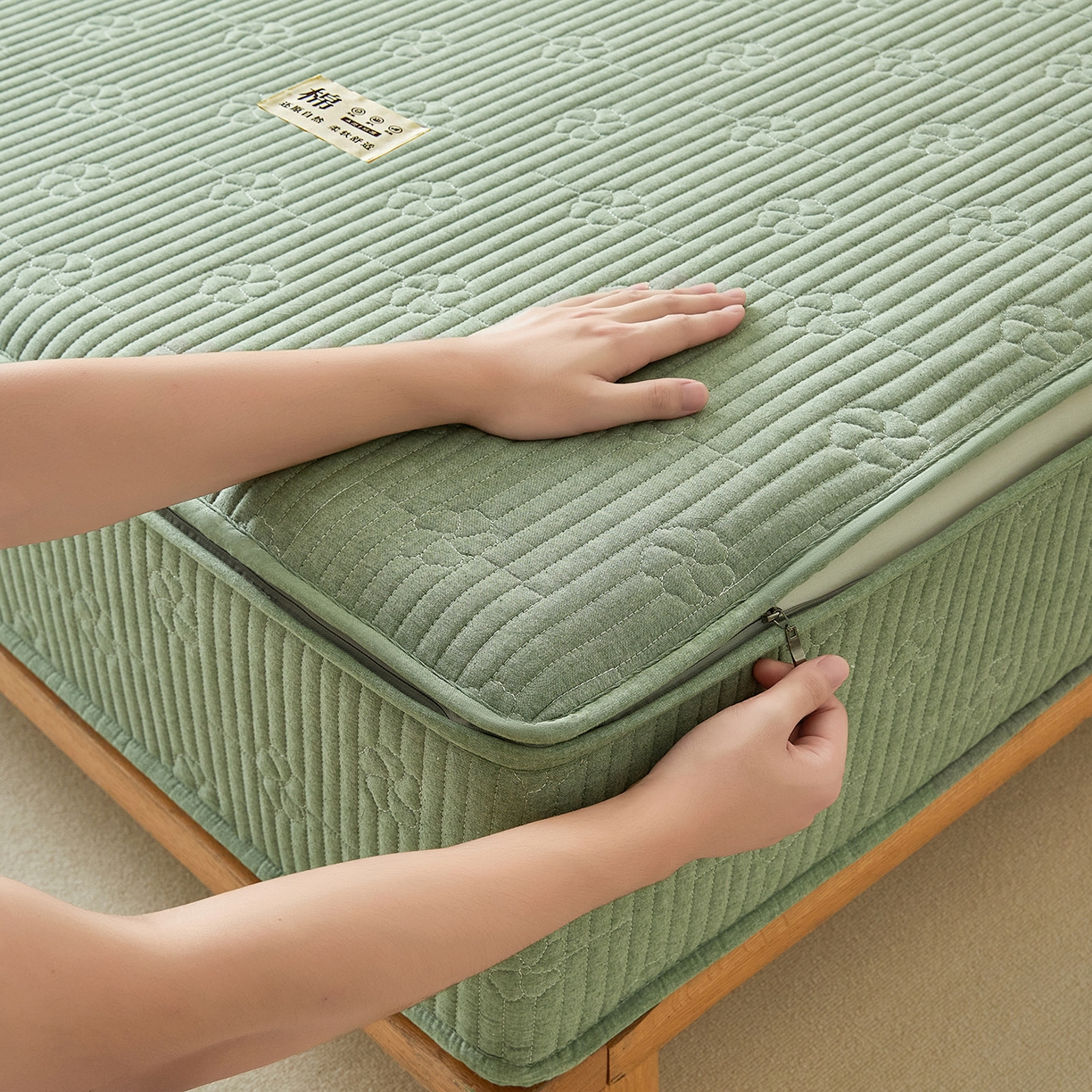 91家纺网 家纺一手货源 找家纺 伊人坊 2025新款全棉水洗棉六面全包床笠床垫保护套拉链床笠 小幸运-果绿