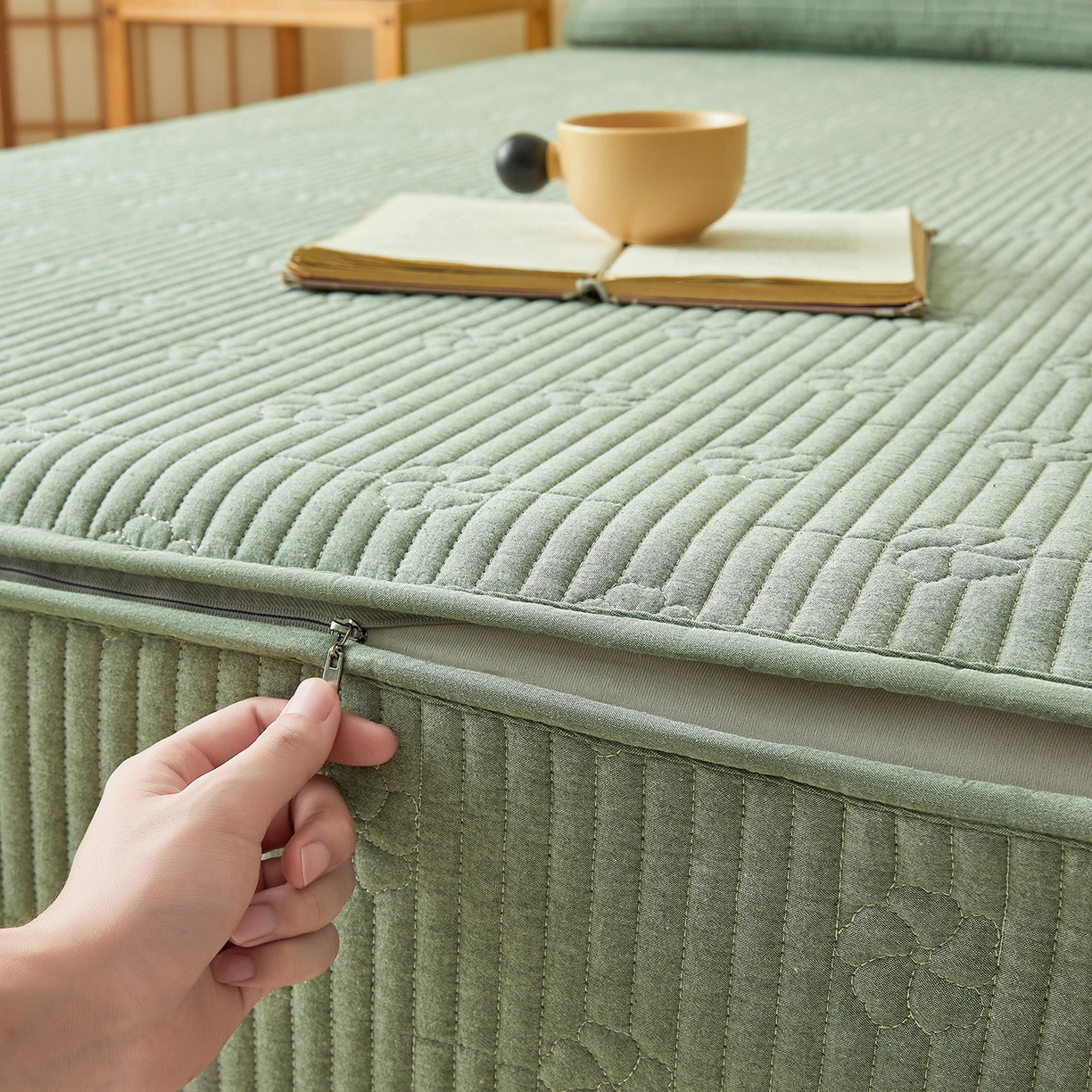 91家纺网 家纺一手货源 找家纺 伊人坊 2025新款全棉水洗棉六面全包床笠床垫保护套拉链床笠 小幸运-果绿