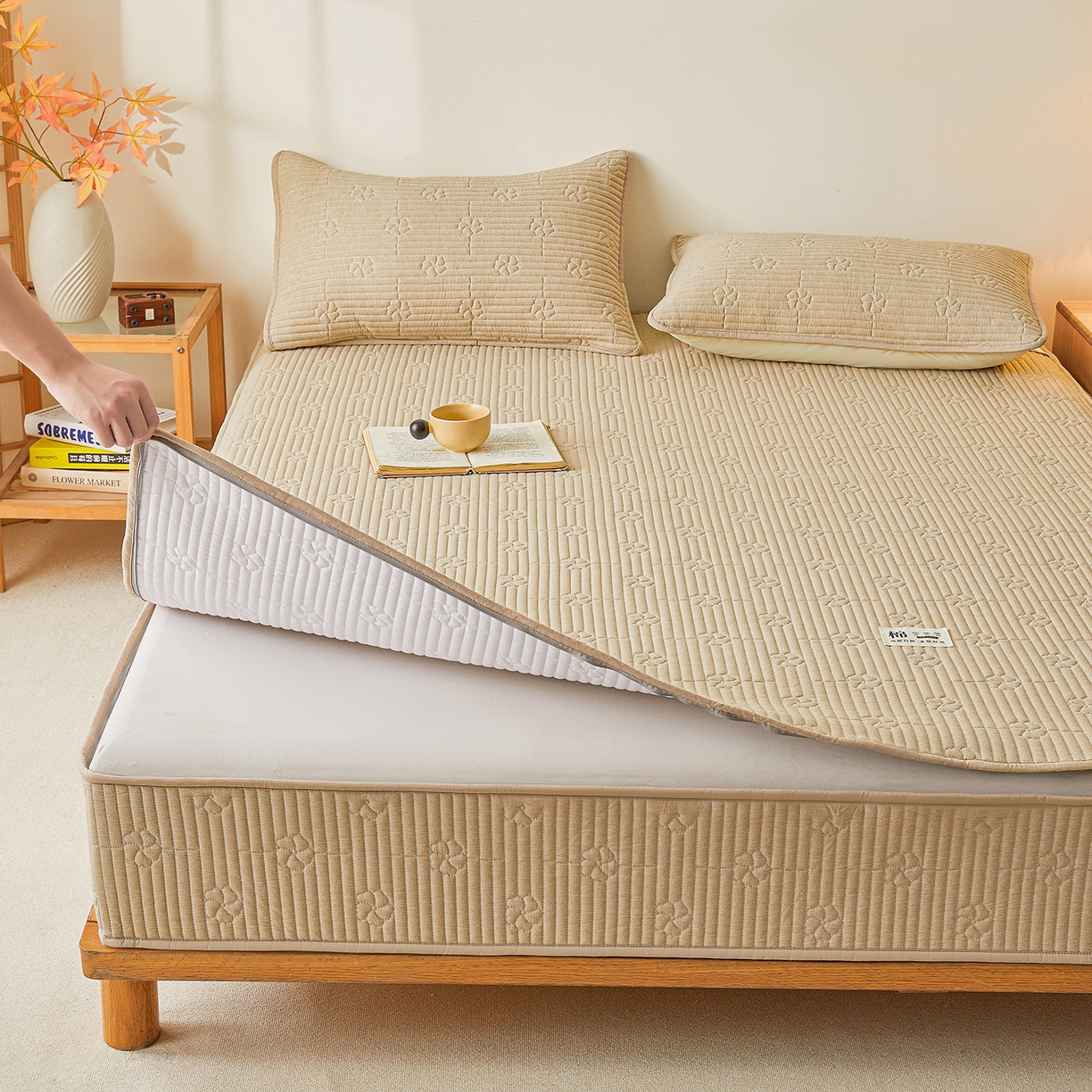 91家纺网 家纺一手货源 找家纺 伊人坊 2025新款全棉水洗棉六面全包床笠床垫保护套拉链床笠 小幸运-卡其