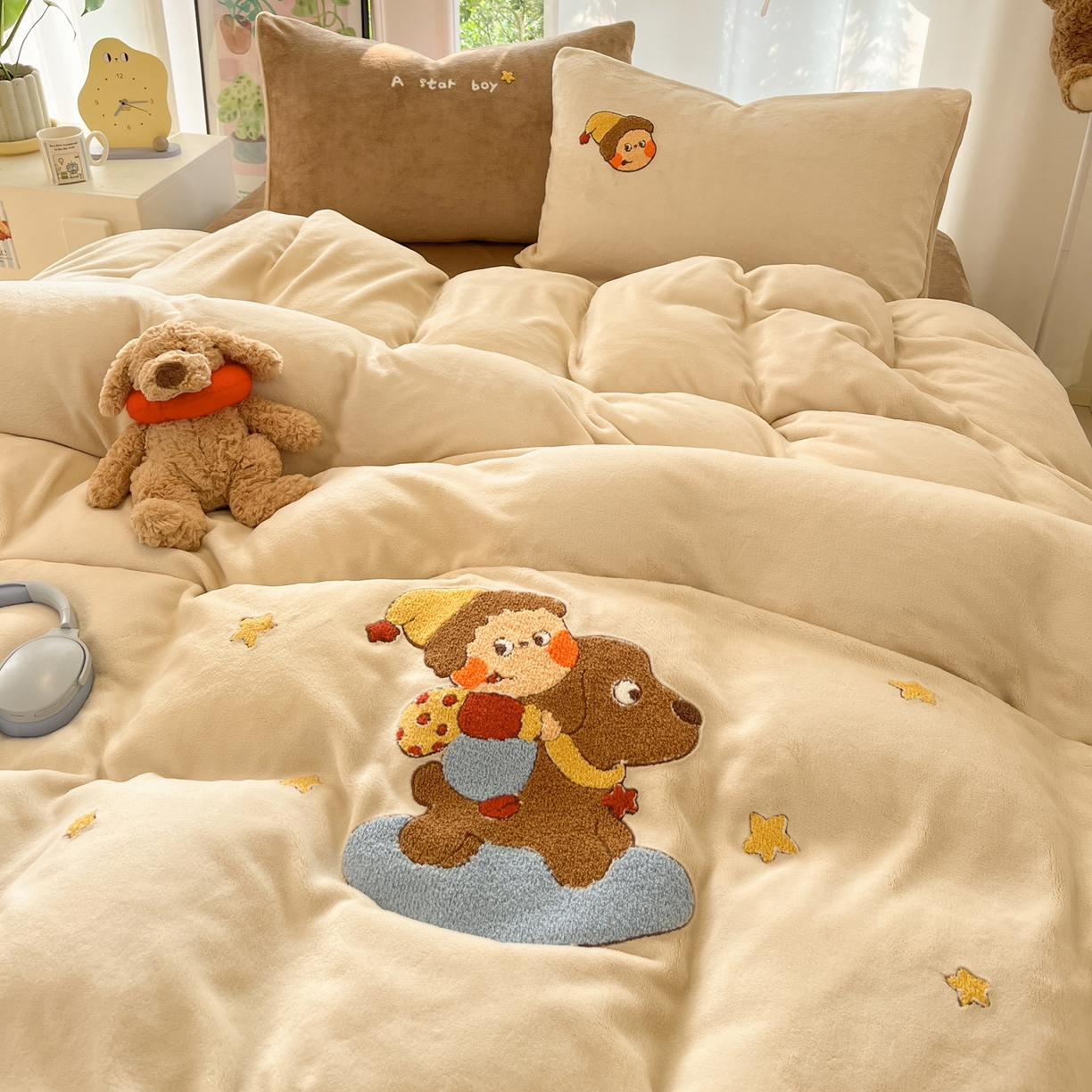 91家纺网 家纺一手货源 找家纺 如一 2025新款卡通毛巾绣系列牛奶绒四件套 星星木马