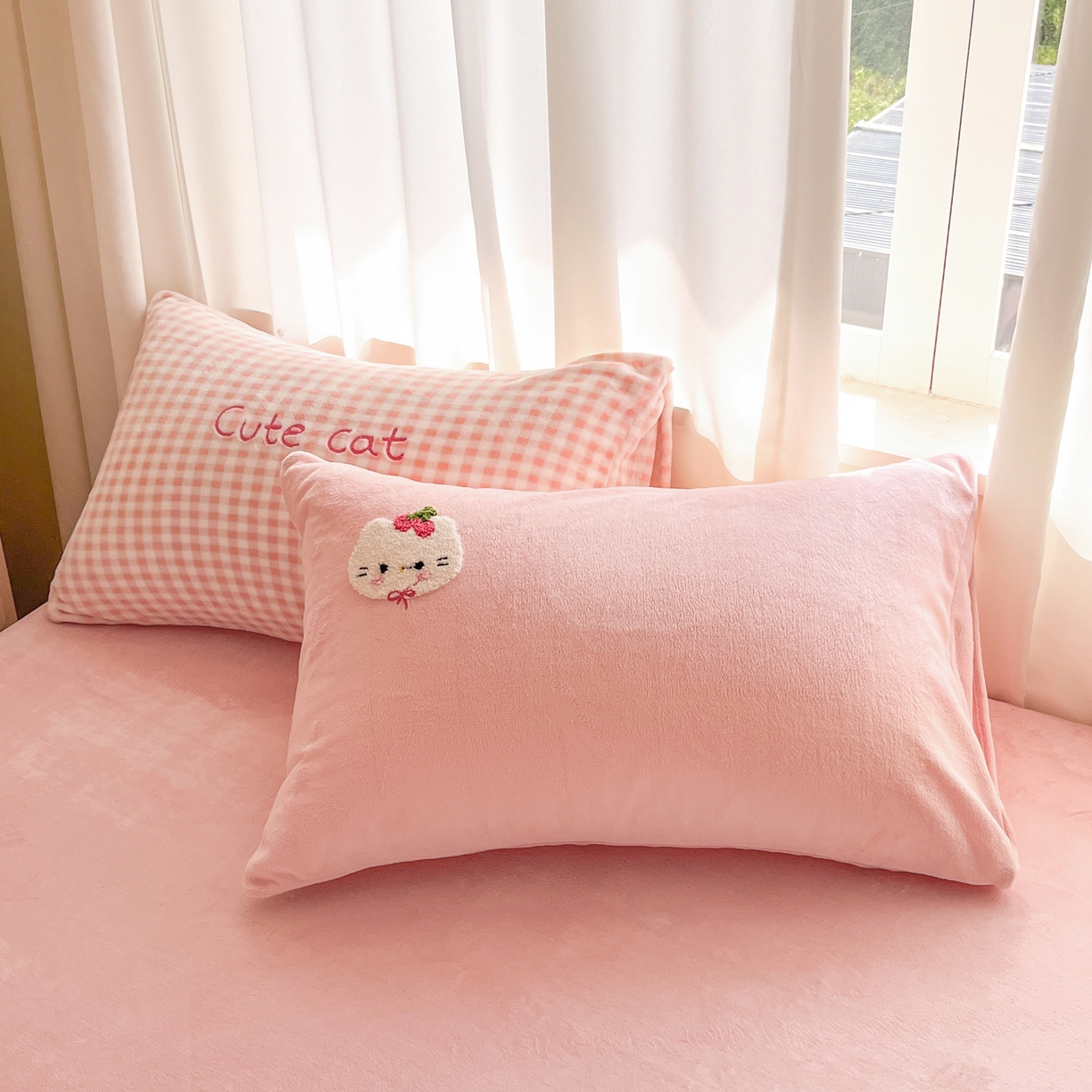 91家纺网 家纺一手货源 找家纺 如一 2025新款卡通毛巾绣系列牛奶绒四件套 星月猫咪