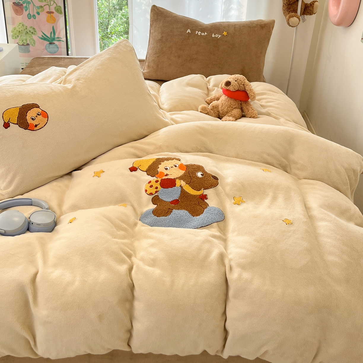 91家纺网 家纺一手货源 找家纺 如一 2025新款卡通毛巾绣系列牛奶绒四件套 星星木马