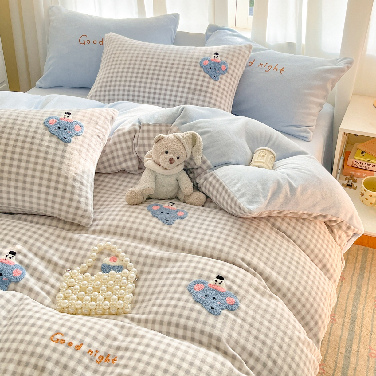 91家纺网 家纺一手货源 找家纺 如一 2025新款卡通毛巾绣系列牛奶绒四件套 晚安小象