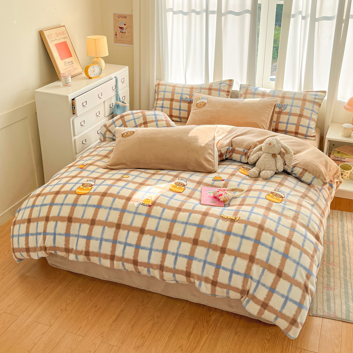 91家纺网 家纺一手货源 找家纺 如一 2025新款卡通毛巾绣系列牛奶绒四件套 星星宝贝