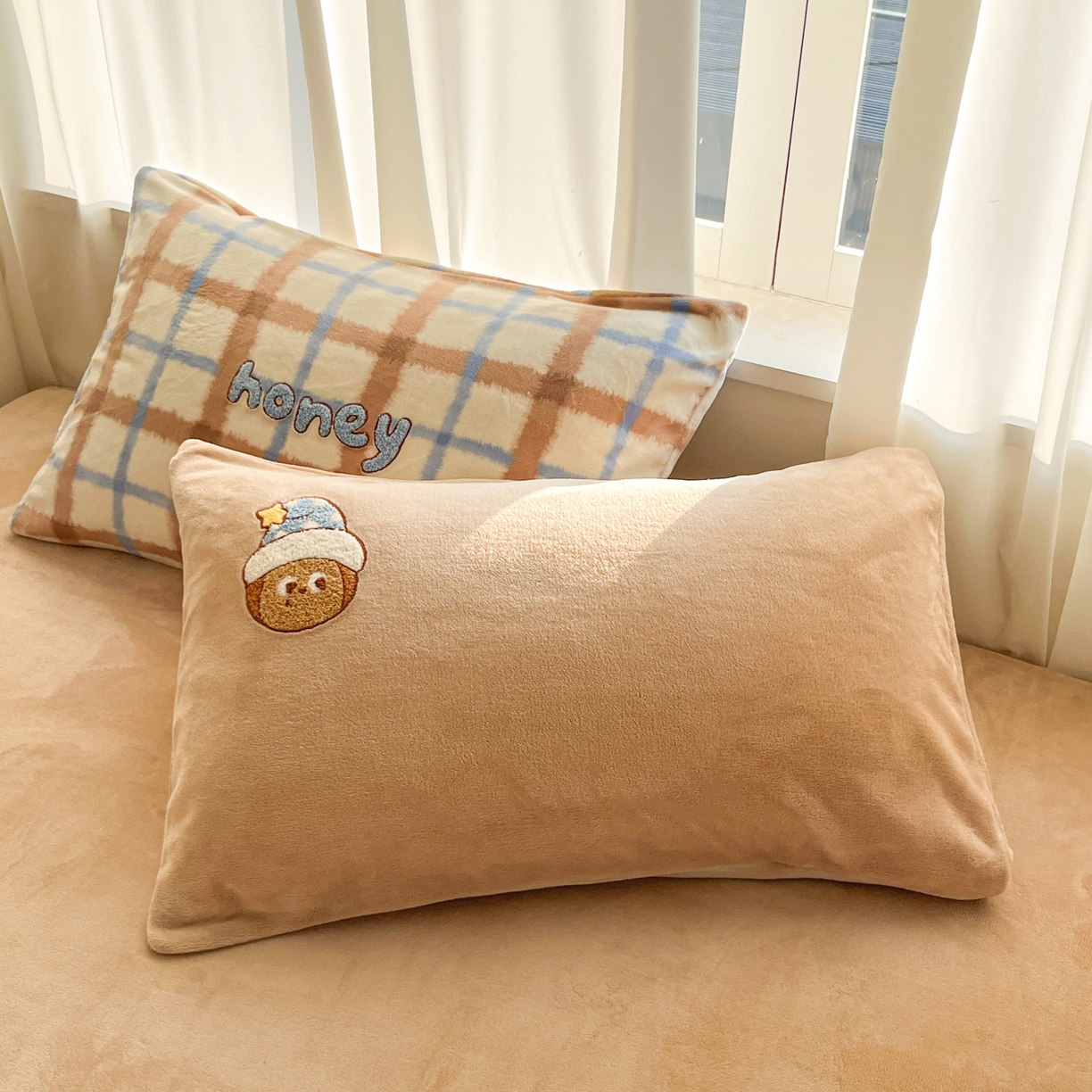 91家纺网 家纺一手货源 找家纺 如一 2025新款卡通毛巾绣系列牛奶绒四件套 星星宝贝