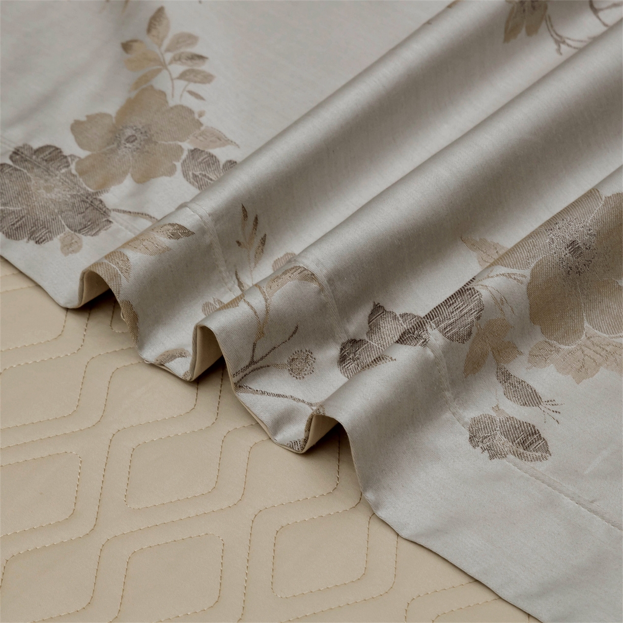 91家纺网 家纺一手货源 找家纺 OL家纺 2025新款天丝棉色织大提花四件套系列 绯色时空-棕