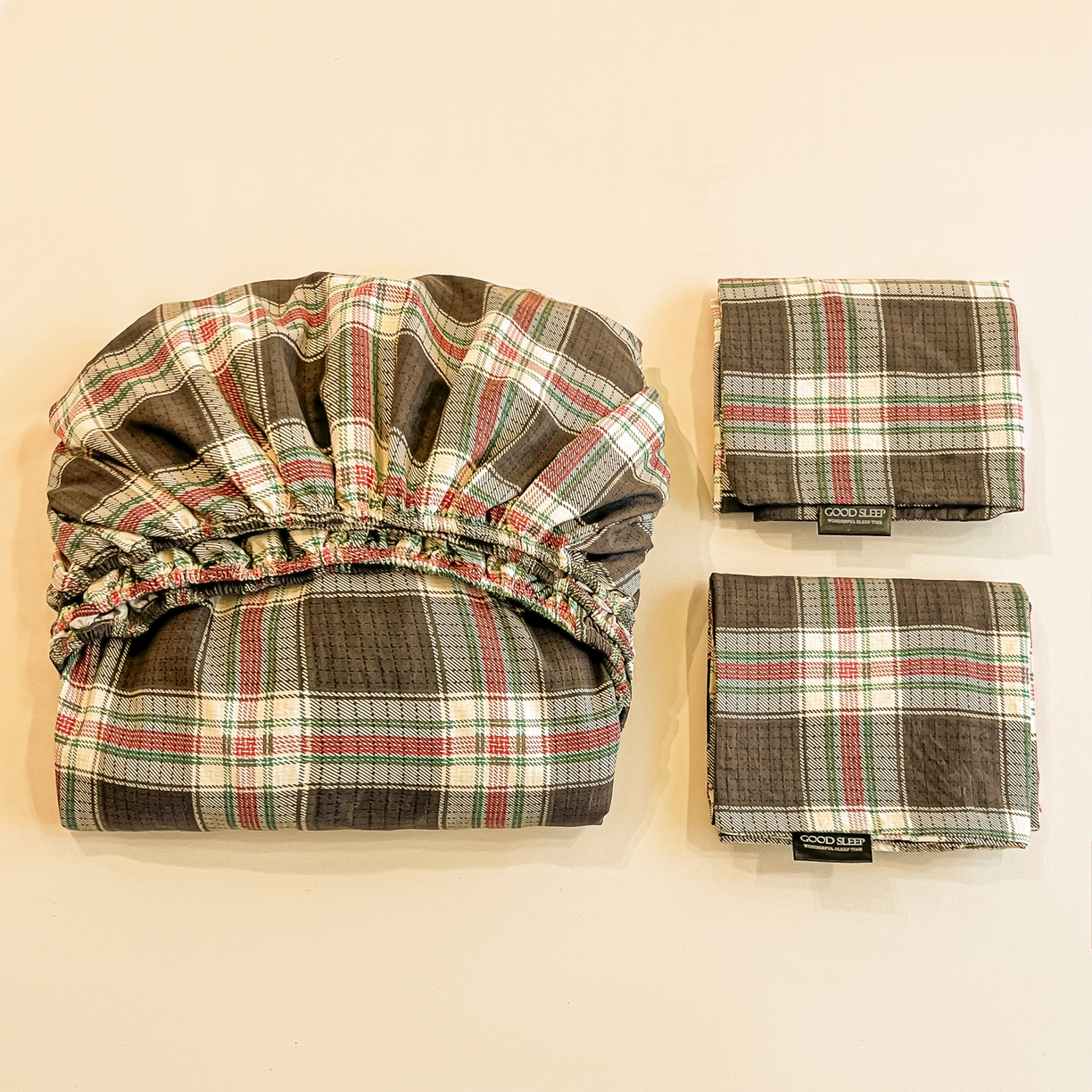 91家纺网 家纺一手货源 找家纺 多乐家纺 2025新款韩系花卉加厚舒柔棉印花单床笠 床笠三件套 山野红