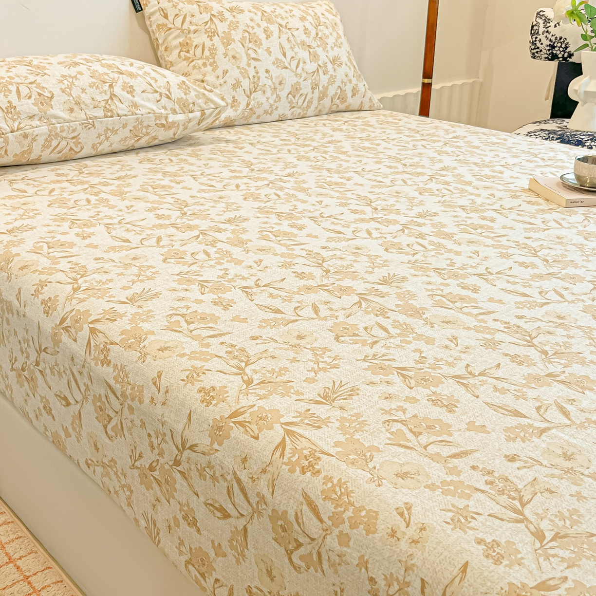 91家纺网 家纺一手货源 找家纺 多乐家纺 2025新款韩系花卉加厚舒柔棉印花单床笠 床笠三件套 茶颜悦色-黄