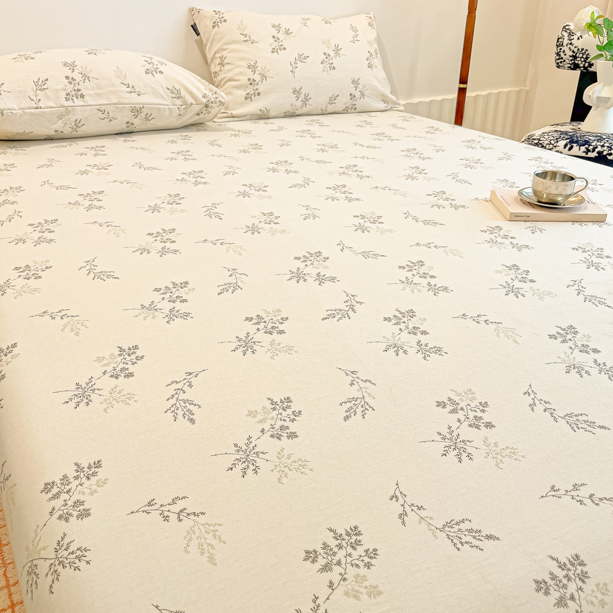 91家纺网 家纺一手货源 找家纺 多乐家纺 2025新款韩系花卉加厚舒柔棉印花单床笠 床笠三件套 南城旧事