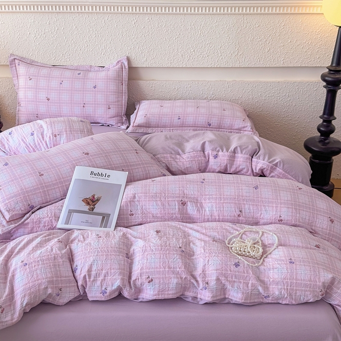 91家纺网 家纺一手货源 找家纺 可思家纺 2025新款小布袋时尚印花水洗棉四件套 雾禾年