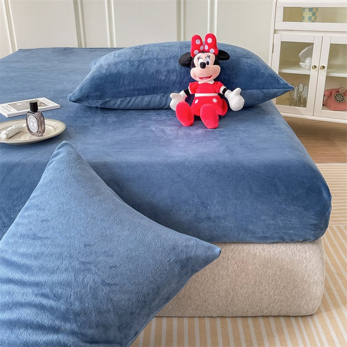 91家纺网 家纺一手货源 找家纺 （总）莎臣豹 2025新款保暖牛奶绒加厚水晶绒纯色床笠可配三件套