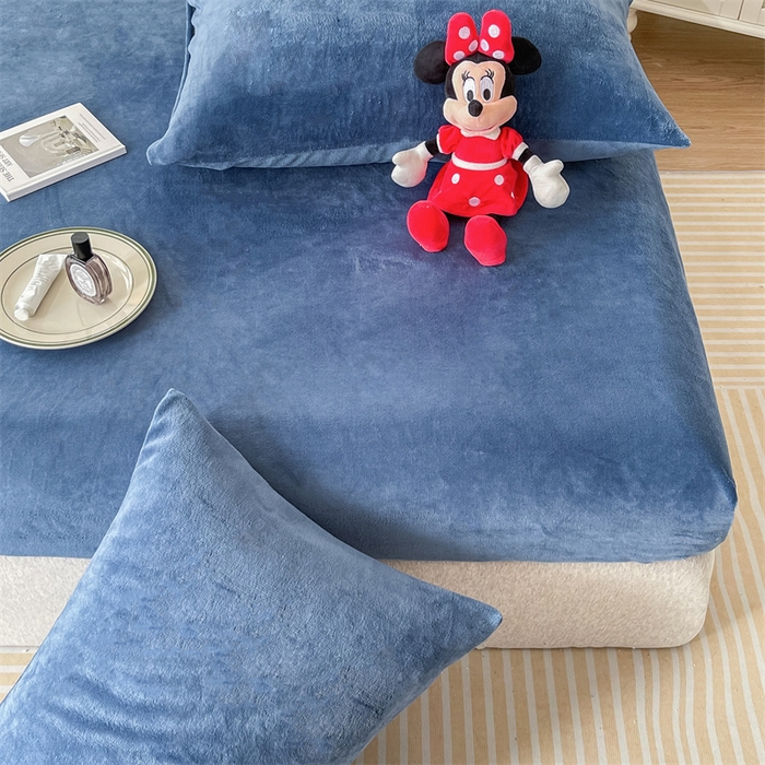 91家纺网 家纺一手货源 找家纺 （总）莎臣豹 2025新款保暖牛奶绒加厚水晶绒纯色床笠可配三件套