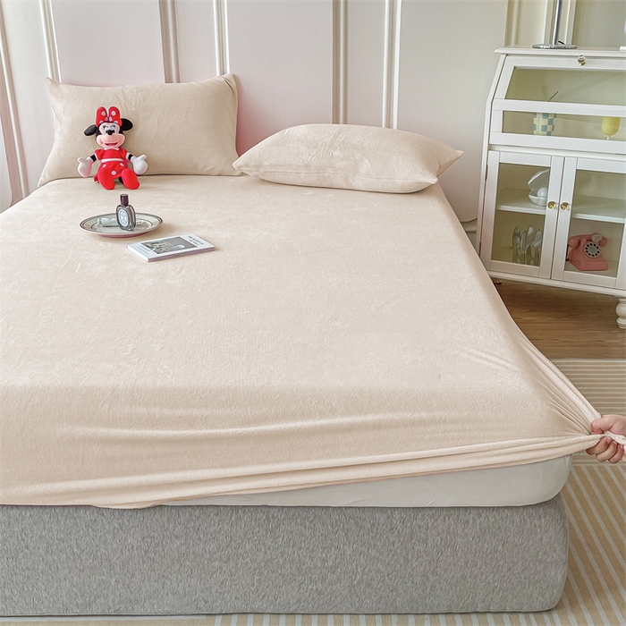 91家纺网 家纺一手货源 找家纺 莎臣豹 2025新款保暖牛奶绒加厚水晶绒纯色床笠可配三件套 水晶绒床笠米色