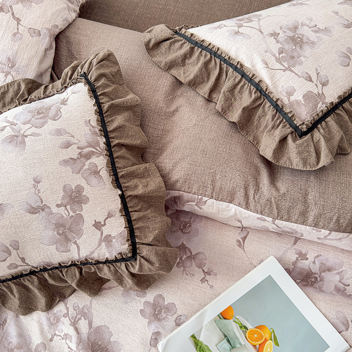 91家纺网 家纺一手货源 找家纺 可思家纺 2025新款亚麻四件套-赫本风系列 赫本风-咖