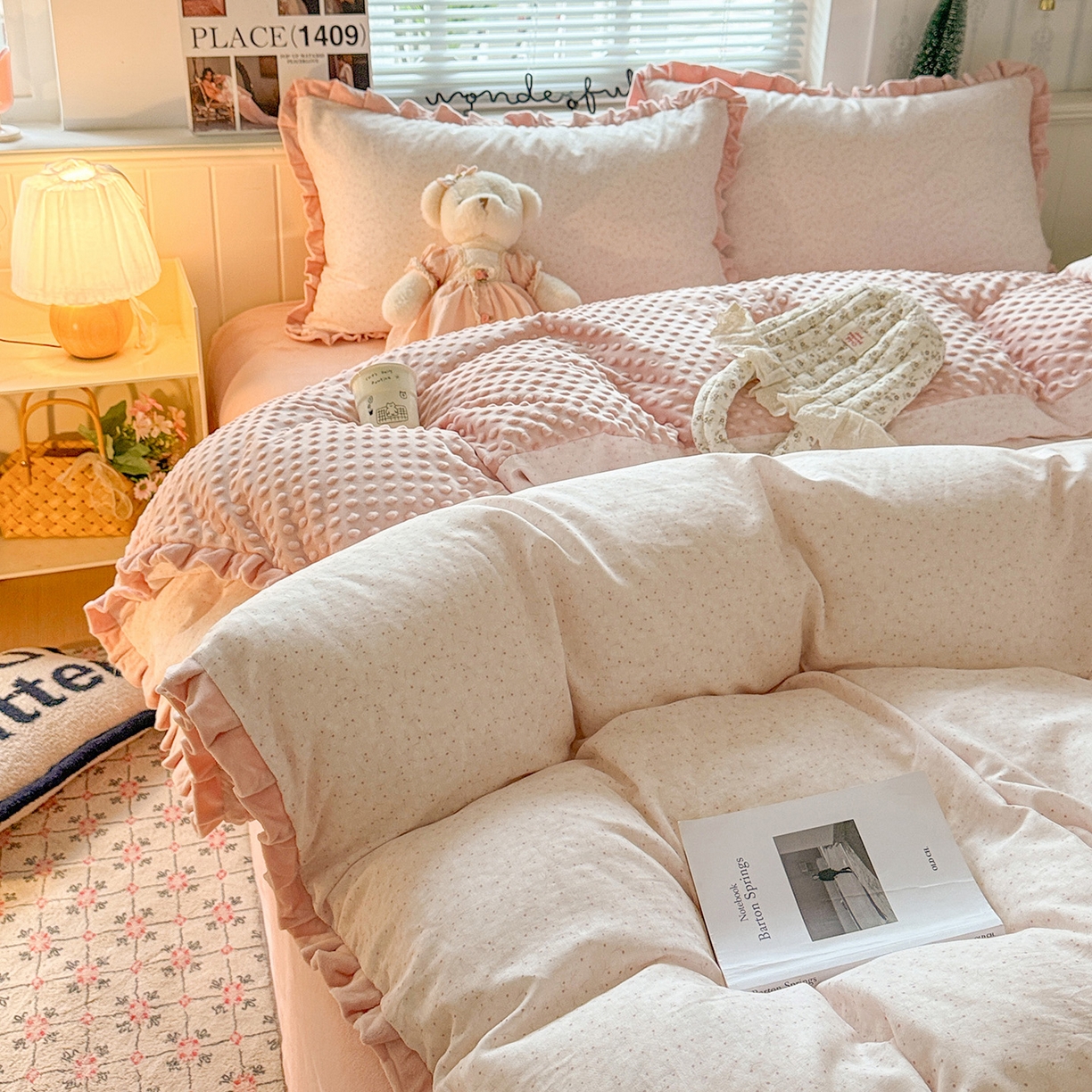 91家纺网 家纺一手货源 找家纺 （总）黛馨 2025秋冬新款棉加绒全棉双层纱宝宝绒工艺款花边四件套-花边款