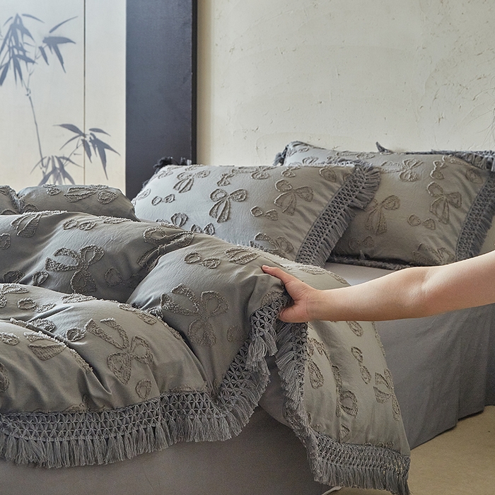 91家纺网 家纺一手货源 找家纺 缘生活 2025新款立体剪花流苏四件套 四季通用-新增花型 剪花蝴蝶结 流苏+烟灰