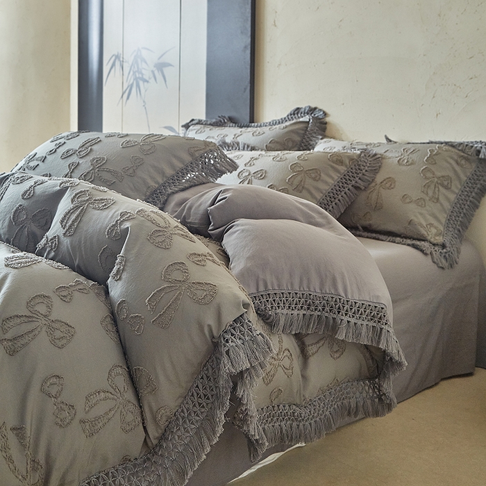 91家纺网 家纺一手货源 找家纺 缘生活 2025新款立体剪花流苏四件套 四季通用-新增花型 剪花蝴蝶结 流苏+烟灰