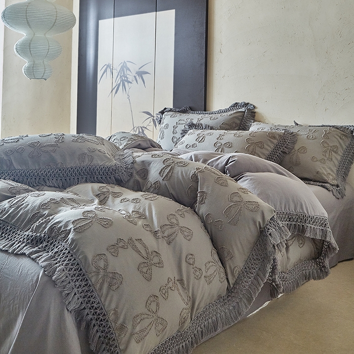 91家纺网 家纺一手货源 找家纺 缘生活 2025新款立体剪花流苏四件套 四季通用-新增花型 剪花蝴蝶结 流苏+烟灰