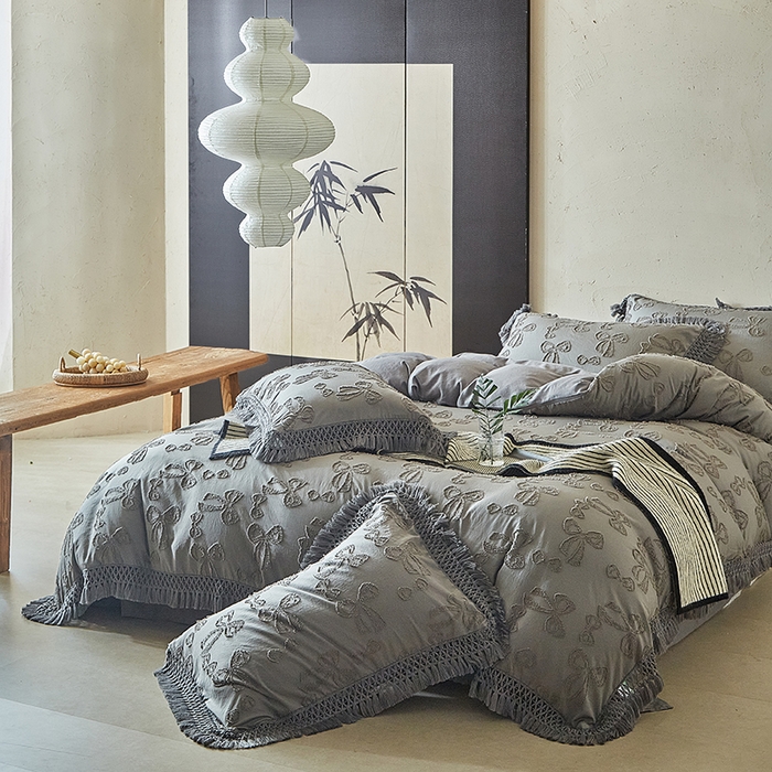 91家纺网 家纺一手货源 找家纺 缘生活 2025新款立体剪花流苏四件套 四季通用-新增花型 剪花蝴蝶结 流苏+烟灰