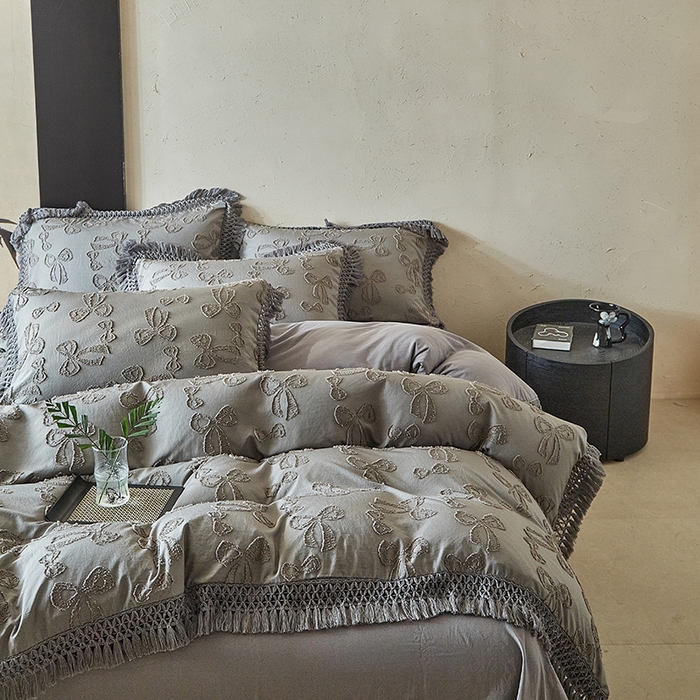 91家纺网 家纺一手货源 找家纺 缘生活 2025新款立体剪花流苏四件套 四季通用-新增花型 剪花蝴蝶结 流苏+烟灰