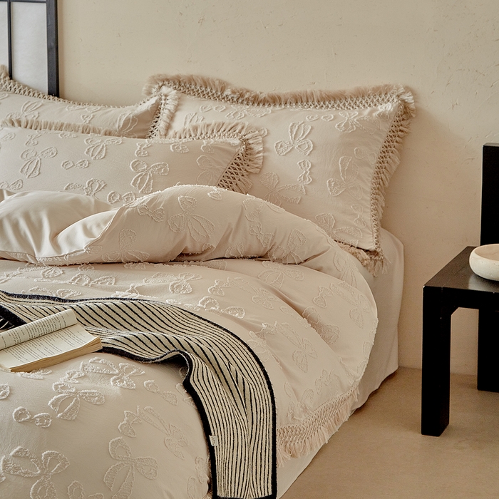 91家纺网 家纺一手货源 找家纺 缘生活 2025新款立体剪花流苏四件套 四季通用-新增花型 剪花蝴蝶结 流苏+卡其