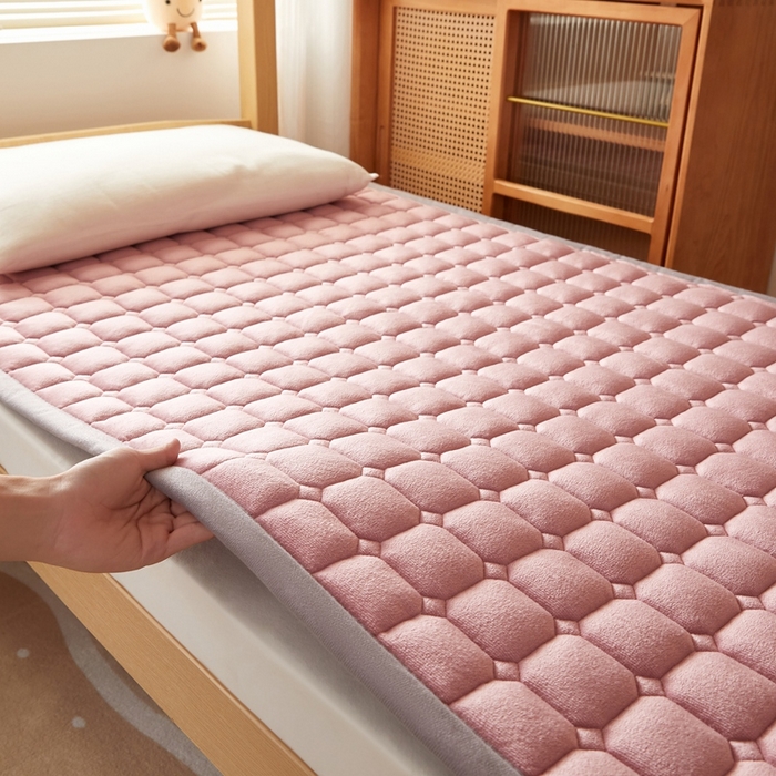 91家纺网 家纺一手货源 找家纺 元昊床垫 2025新款牛奶绒学生宿舍夹棉床垫直角防滑床垫 大自然-粉