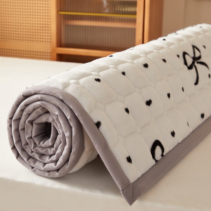 91家纺网 家纺一手货源 找家纺 元昊床垫 2025新款牛奶绒学生宿舍夹棉床垫直角防滑床垫 蝴蝶结