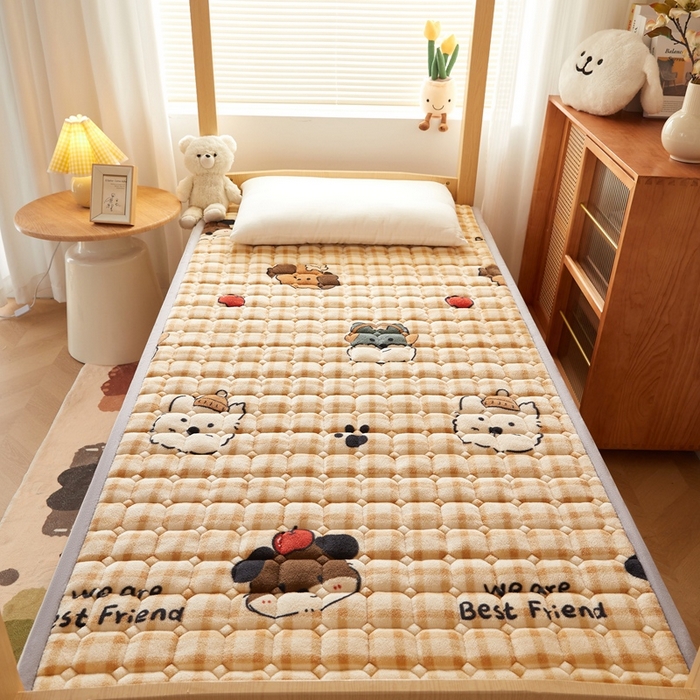 91家纺网 家纺一手货源 找家纺 元昊床垫 2025新款牛奶绒学生宿舍夹棉床垫直角防滑床垫 伙伴熊