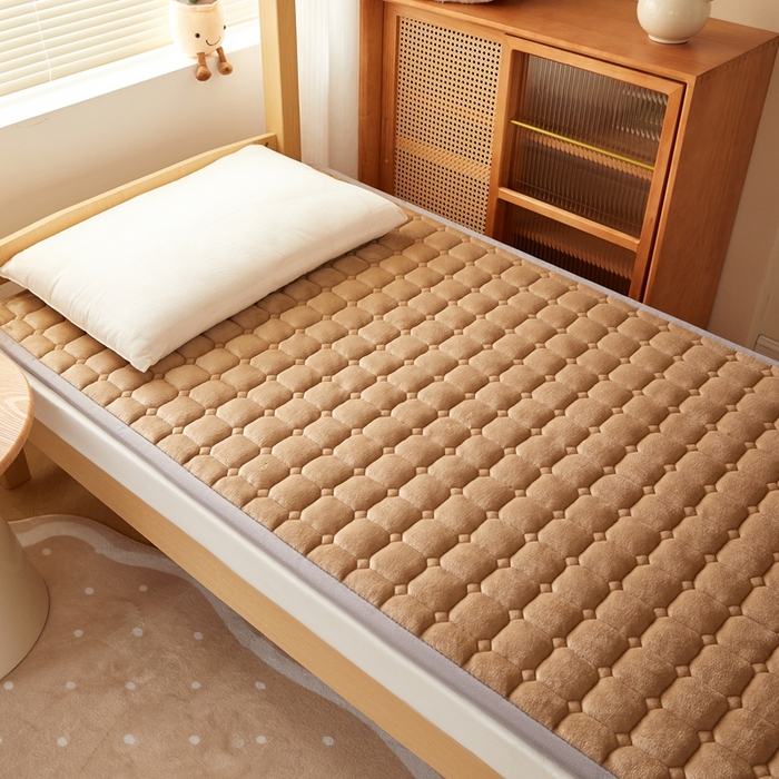 91家纺网 家纺一手货源 找家纺 元昊床垫 2025新款牛奶绒学生宿舍夹棉床垫直角防滑床垫 高端-卡其