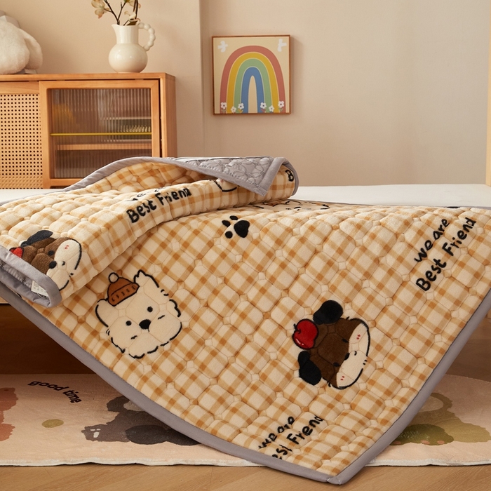 91家纺网 家纺一手货源 找家纺 元昊床垫 2025新款牛奶绒学生宿舍夹棉床垫直角防滑床垫 伙伴熊