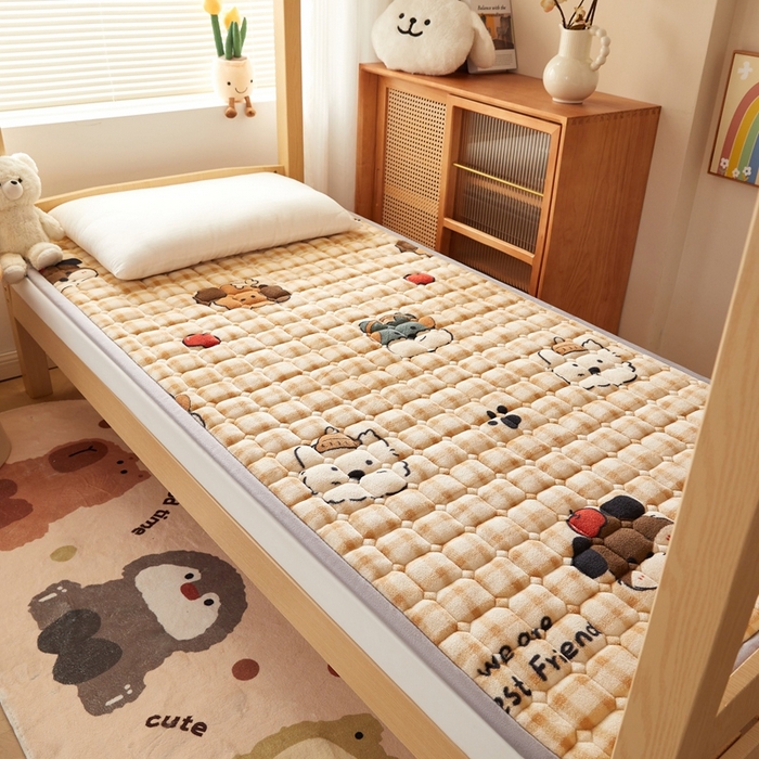 91家纺网 家纺一手货源 找家纺 元昊床垫 2025新款牛奶绒学生宿舍夹棉床垫直角防滑床垫 伙伴熊