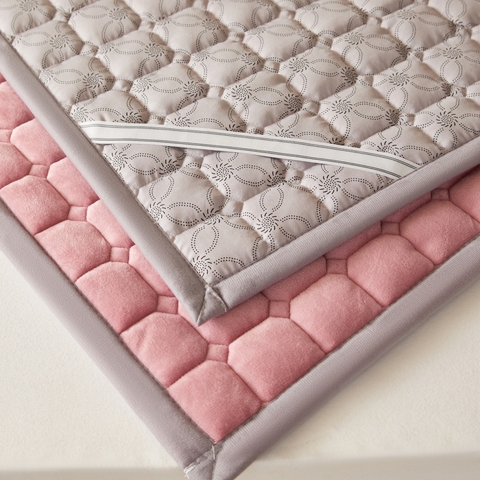 91家纺网 家纺一手货源 找家纺 元昊床垫 2025新款牛奶绒学生宿舍夹棉床垫直角防滑床垫 大自然-粉