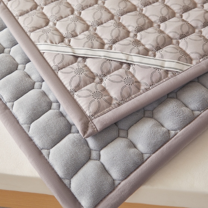 91家纺网 家纺一手货源 找家纺 元昊床垫 2025新款牛奶绒学生宿舍夹棉床垫直角防滑床垫 大自然-灰