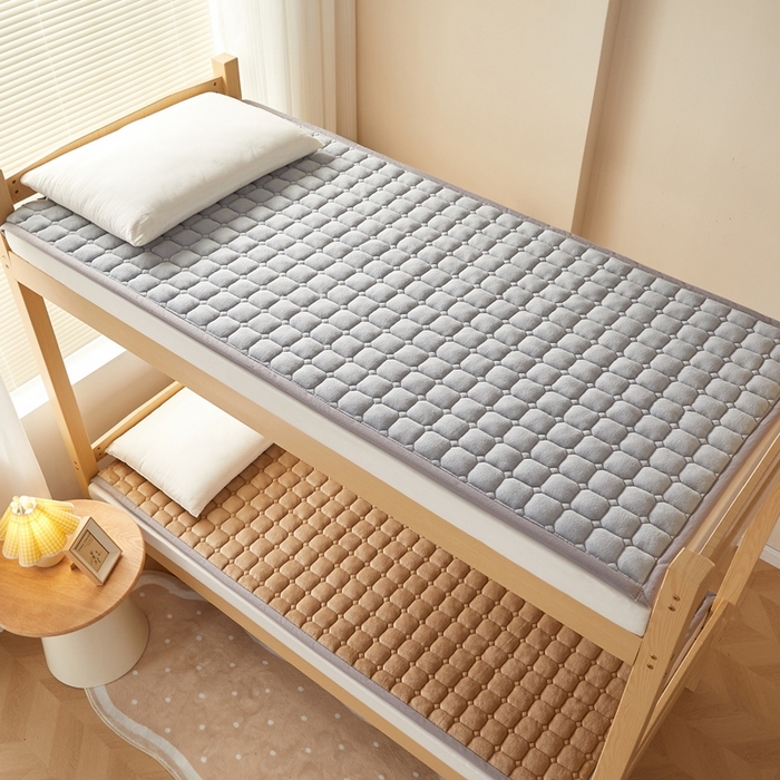 91家纺网 家纺一手货源 找家纺 元昊床垫 2025新款牛奶绒学生宿舍夹棉床垫直角防滑床垫 高端-卡其