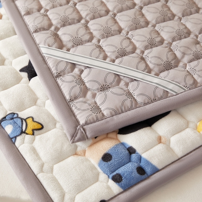 91家纺网 家纺一手货源 找家纺 元昊床垫 2025新款牛奶绒学生宿舍夹棉床垫直角防滑床垫 腊肠狗